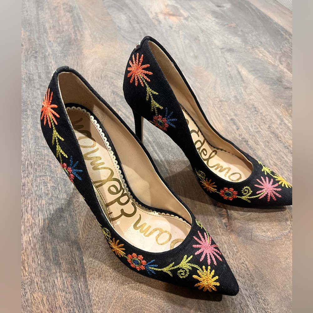 Sam Edelman Black Floral Embroidered Heels Size 7 - Picture 3 of 6